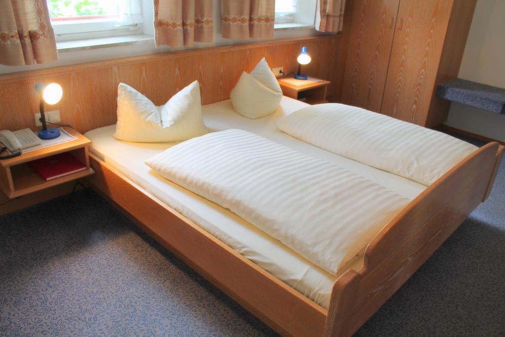 Hotel Bezold Rothenburg ob der Tauber Room photo